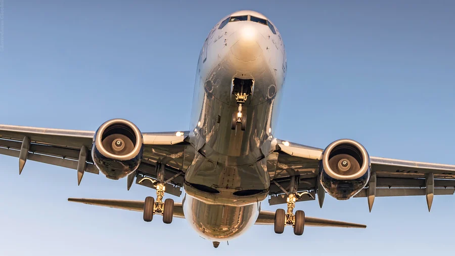 TAROM YR-BGM - Boeing 737-800NG