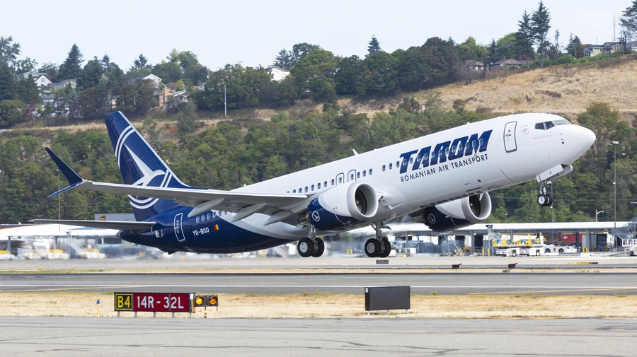 TAROM YR-BGO - Boeing 737 MAX 8