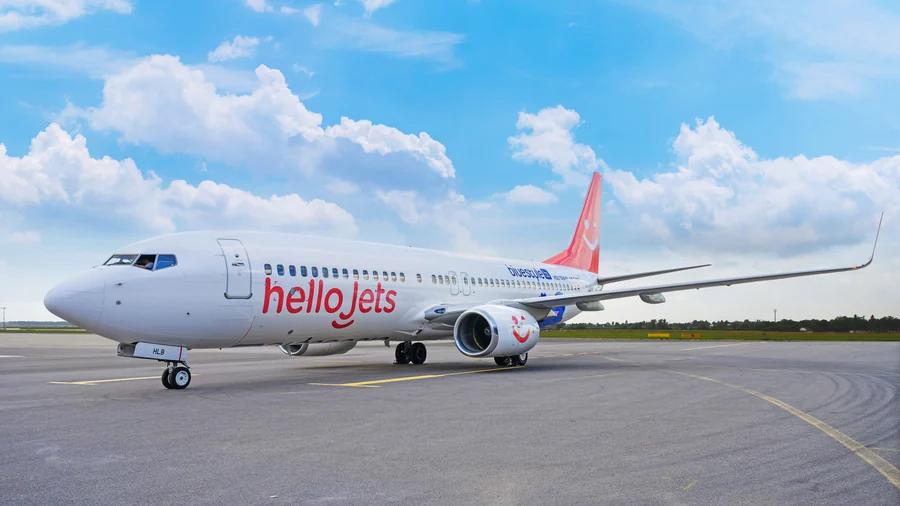 HelloJets YR-HLB - Boeing 737-800NG