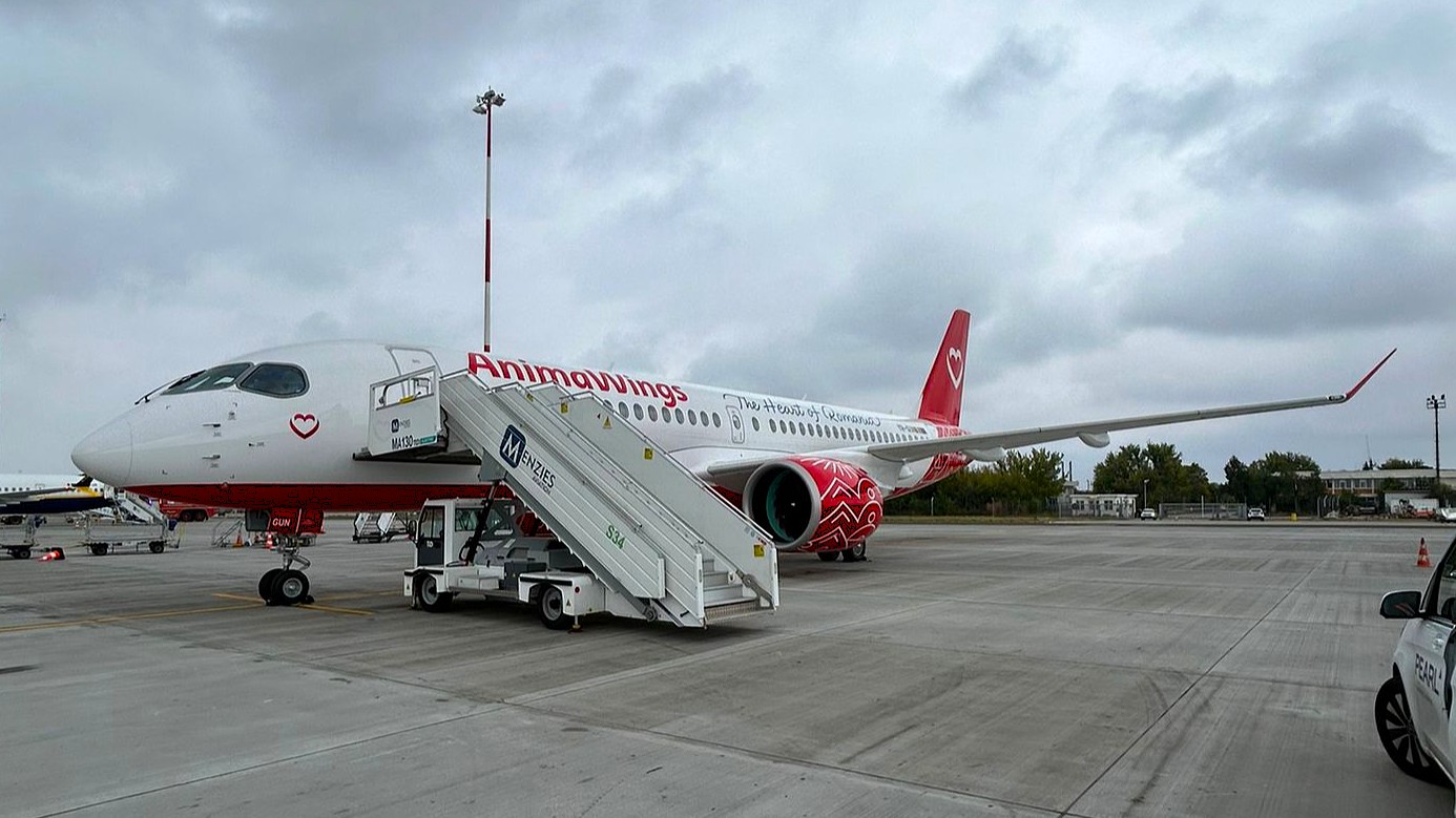 Animawings – A treia aeronavă Airbus A220-300, nou-nouță, a ajuns la București direct din fabrica Airbus din Canada!